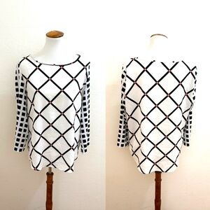 New York & Company Black and White Patterned Long Sleeve Top